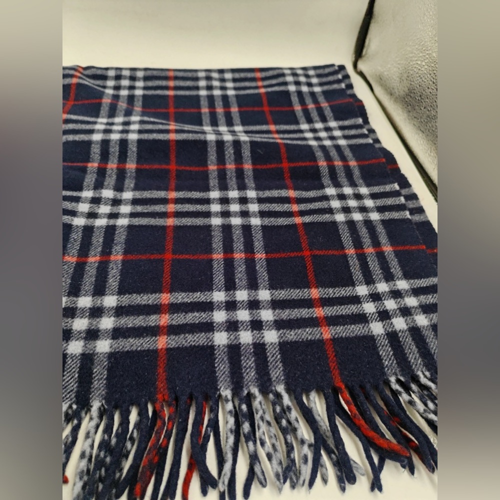 Authentic Burberry wool scarf unisex - Picture 3 of 3